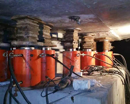 液壓千斤頂現場使用圖片 液壓千斤頂現場使用圖片